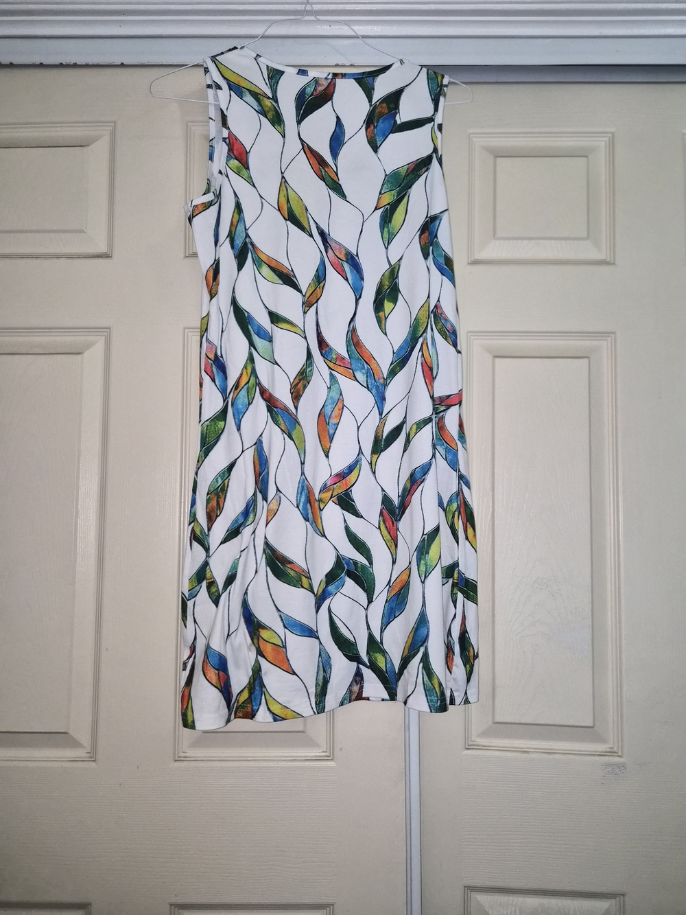 Source Unknown White Sleeveless Dress with Multicolor Leaf Print